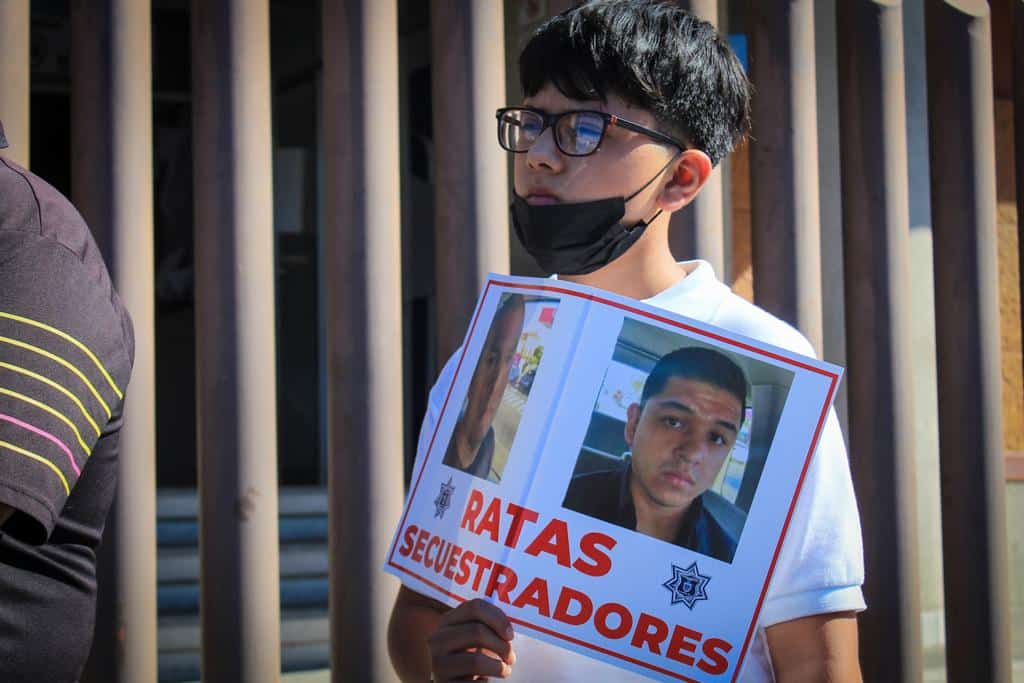 DETIENEN A COMANDO ARMADO QUE ATACó A MARINOS