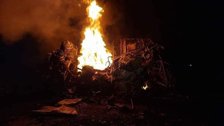 20 PERSONAS MURIERON QUEMADAS EN ACCIDENTE PROVOCADO POR PIPA DOBLE REMOLQUE