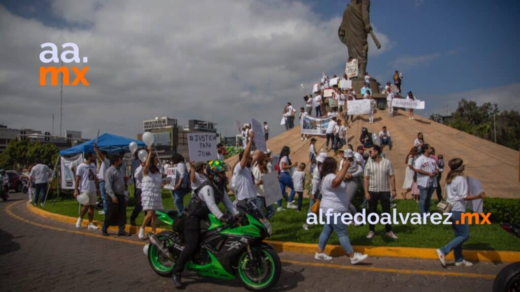 BALEAN A CUATRO PERSONAS QUE REGRESABAN DE UN BILLAR
