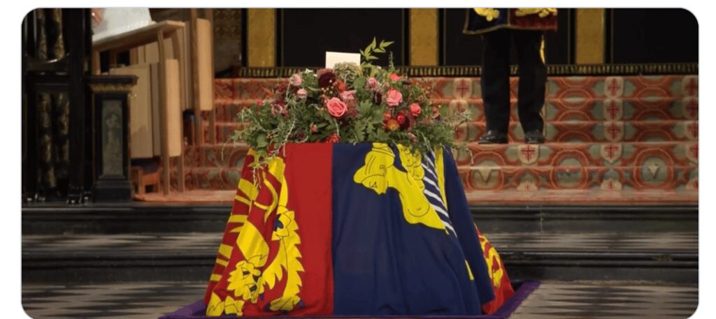 ISABEL II: ASí SE DESPIDEN LOS BRITáNICOS DE SU REINA