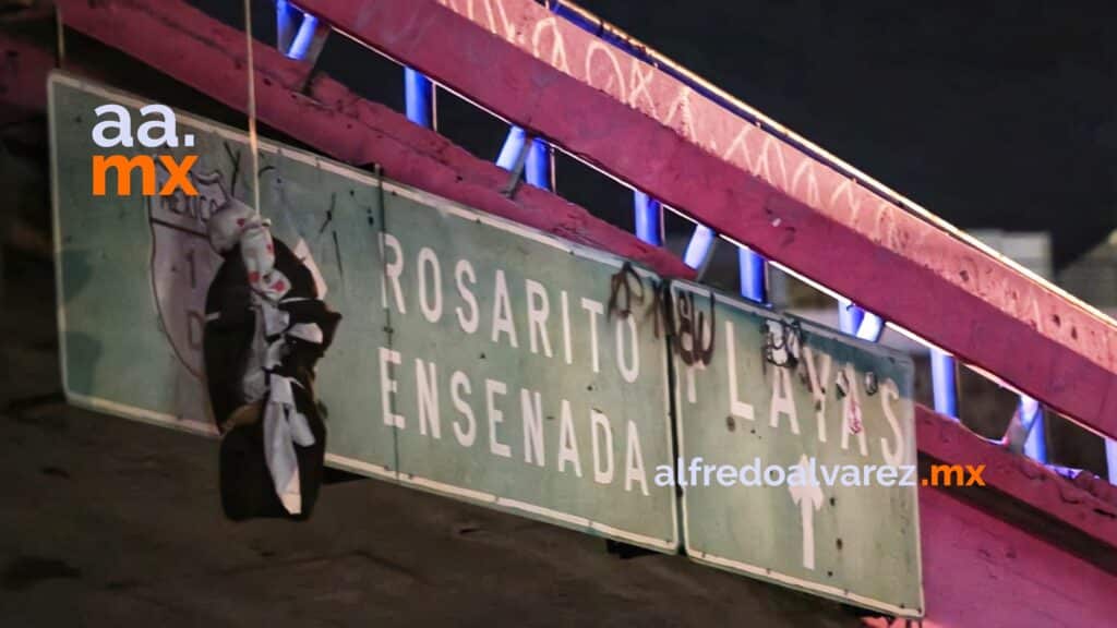 DEJAN CADáVER COLGADO EN UN PUENTE, ERA DE UNA MUJER