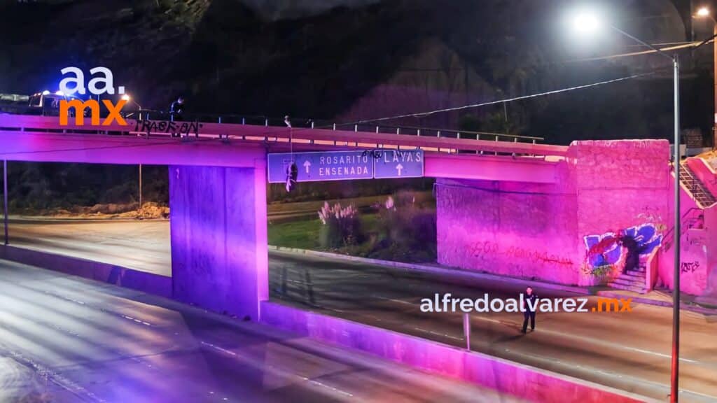 DEJAN CADáVER COLGADO EN UN PUENTE, ERA DE UNA MUJER