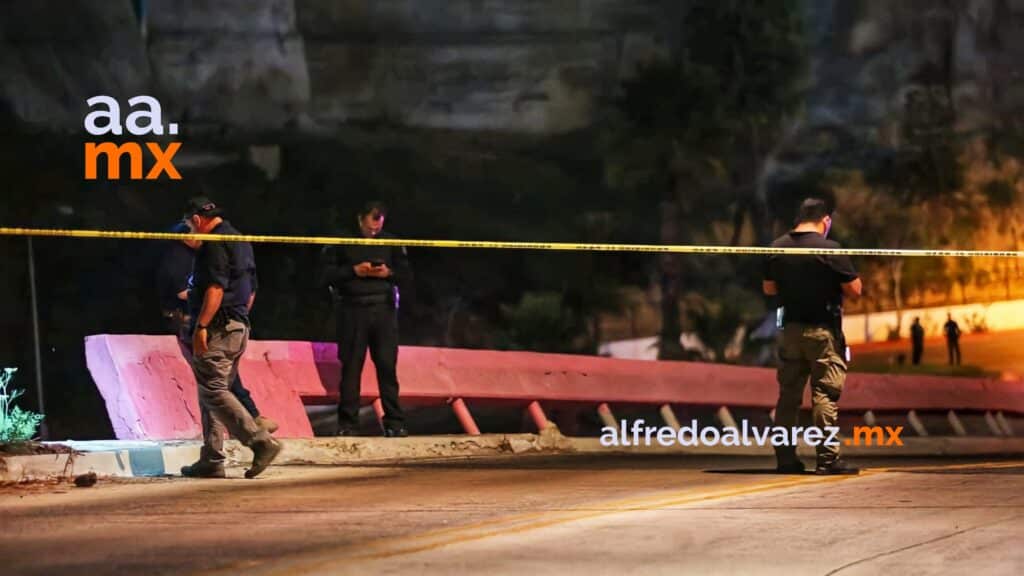 DEJAN CADáVER COLGADO EN UN PUENTE, ERA DE UNA MUJER