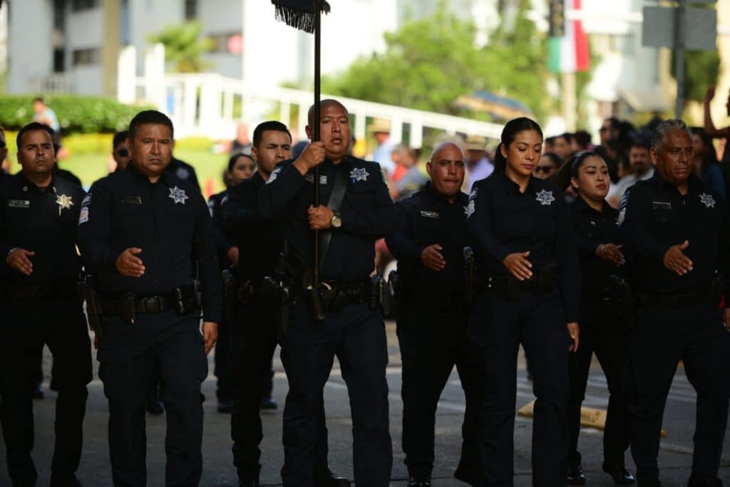ESTUDIANTES REALIZAN LA ANTIGRITA FEMINISTA EN UABC