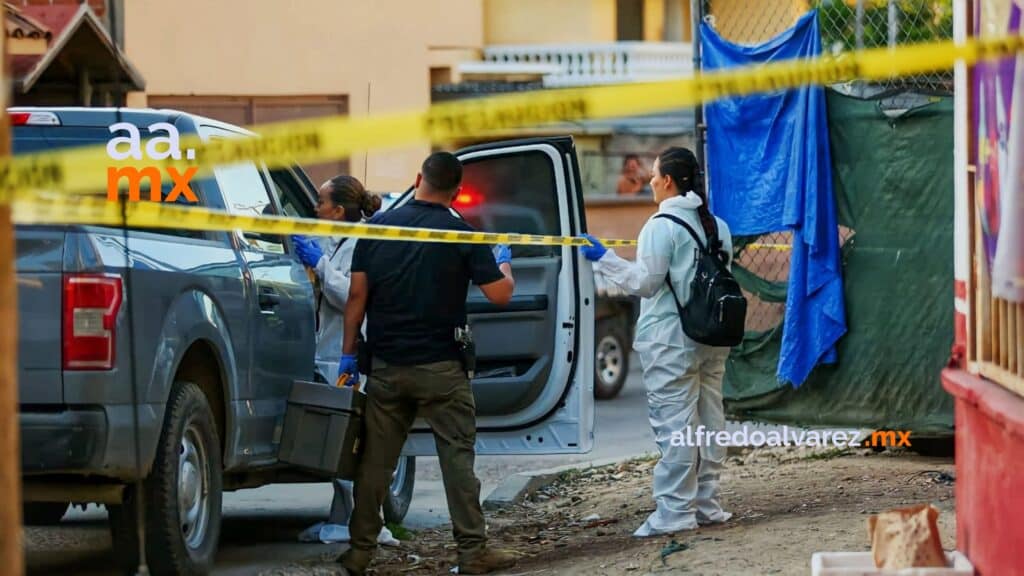 ACRIBILLAN A DOS MUJERES Y UN HOMBRE AL INTERIOR DE UNA VIVIENDA