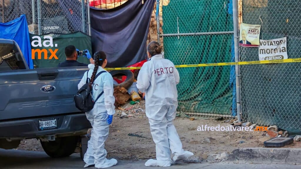 ACRIBILLAN A DOS MUJERES Y UN HOMBRE AL INTERIOR DE UNA VIVIENDA