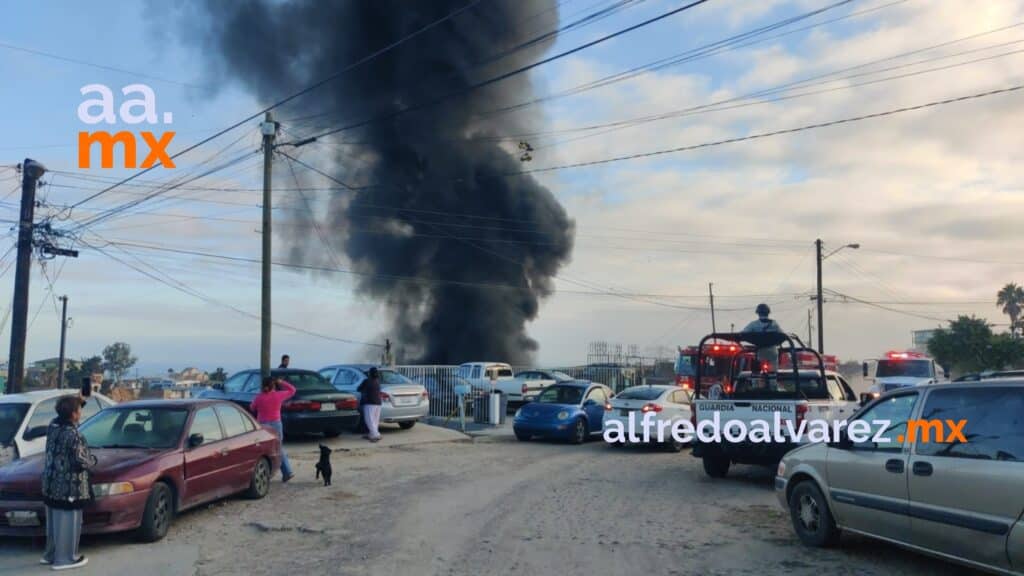 INCENDIO DE VIVIENDA DEJA UN LESIONADO