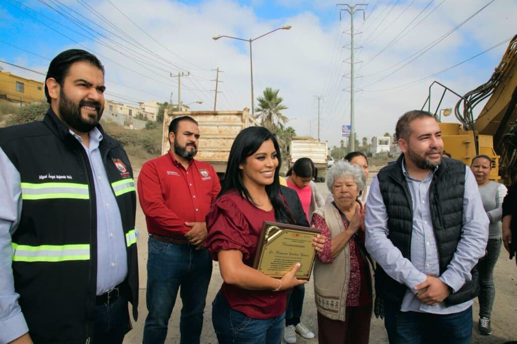 Alcaldesa da arranque a obras de los bulevares Barcelona y Flores Magón