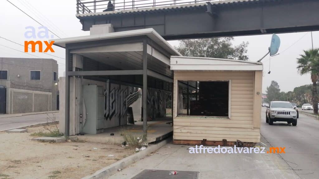 Abandonan casa rodante frente a estación del SITT