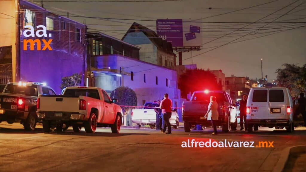 Sujetos atacan a dos jovencitas con un cuchillo; una muere