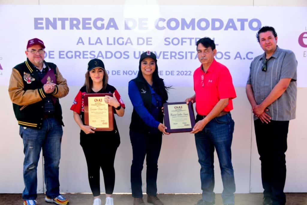 Alcaldesa Montserrat Caballero entregó campo de Softbol en comodato
