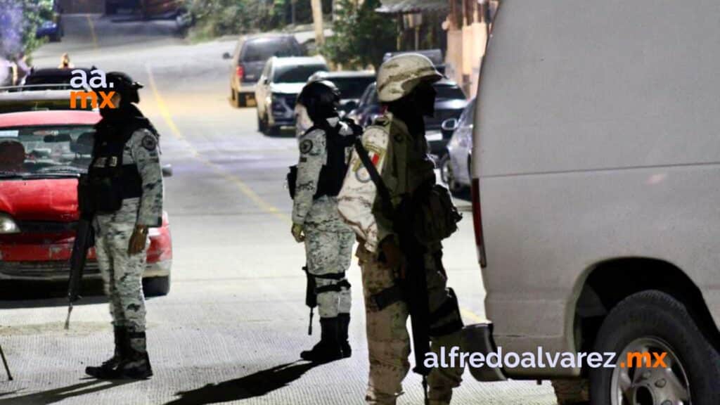 Roban y atan a tres hombres para luego asesinarlos en taller mecánico
