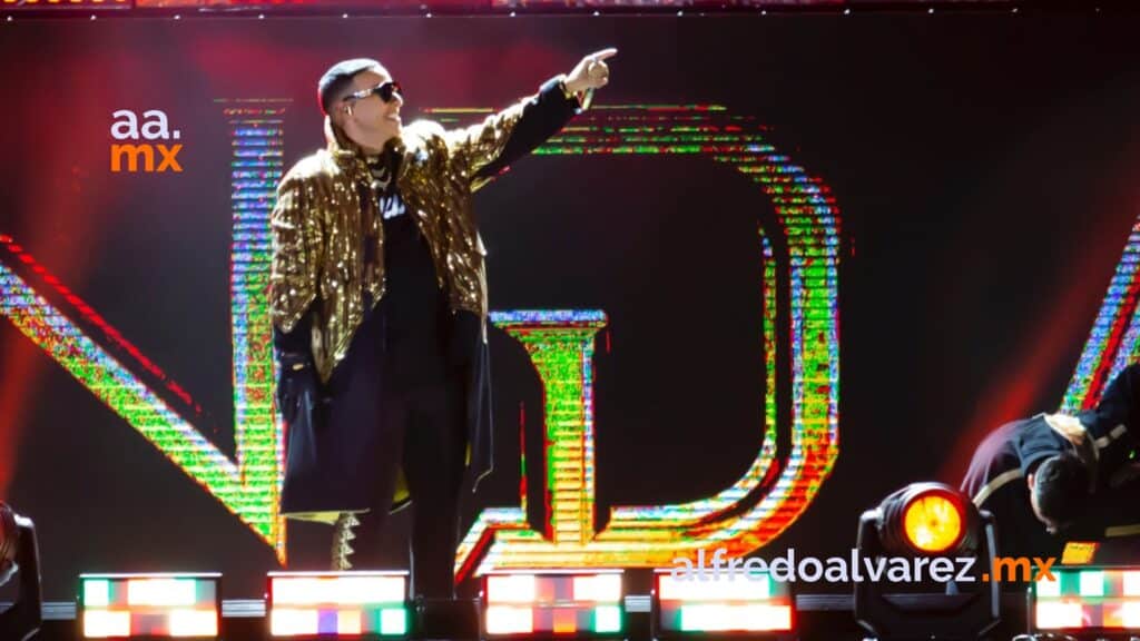 Sobreventa de boletos deja a miles fuera del concierto de Daddy Yankee