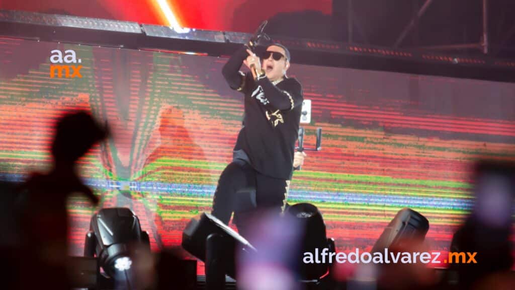 Sobreventa de boletos deja a miles fuera del concierto de Daddy Yankee