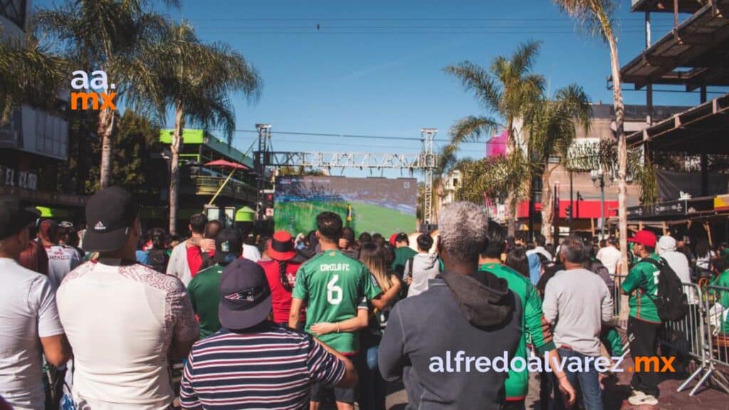 Tijuanenses viven el mundial en la Revu
