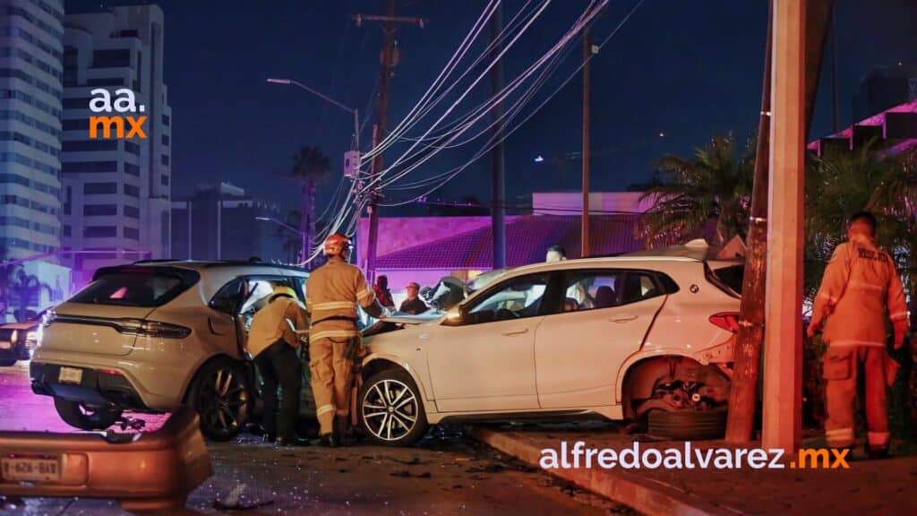 Choque múltiple deja un muerto y decenas de casas sin luz
