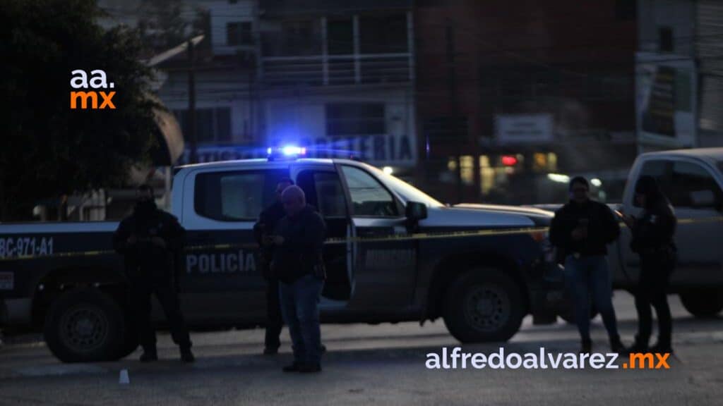 Sujetos persiguen y asesinan a un hombre a bordo de su pick up