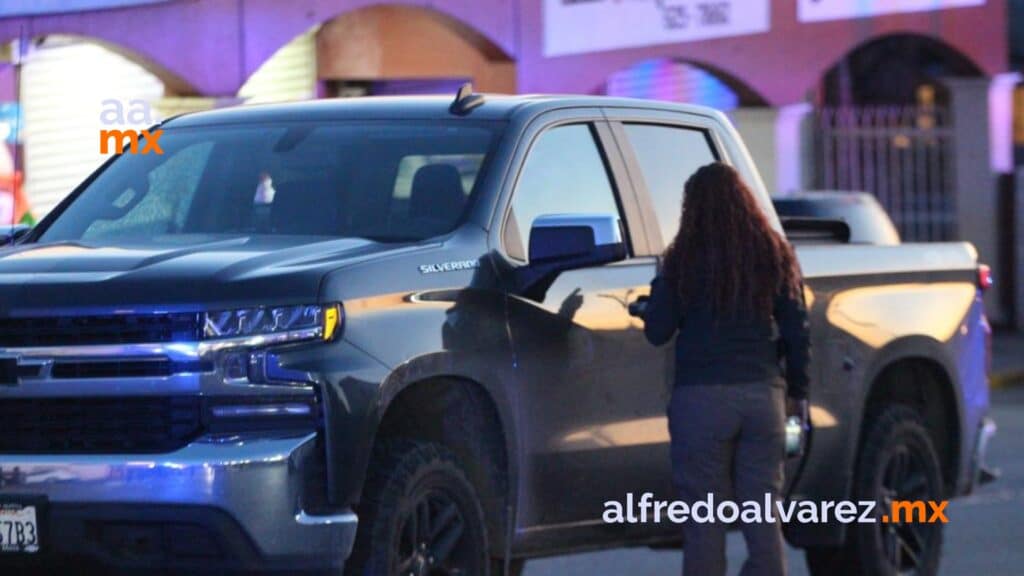Sujetos persiguen y asesinan a un hombre a bordo de su pick up