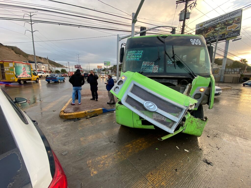 Fuertes choque entre calafias en crucero inteligente