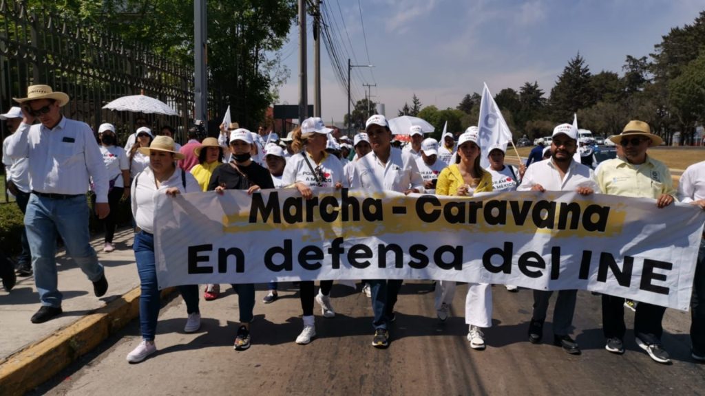 Capella, Aureoles, Rivera y más marchan por el INE