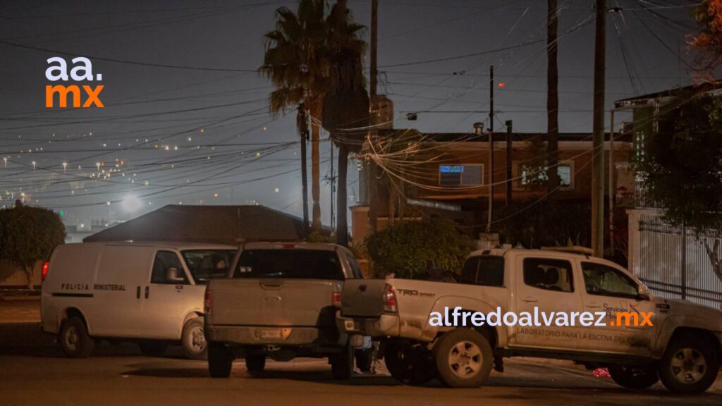 Asesinan a dos hombres y dejan amenazas a cuatro policías de Tijuana