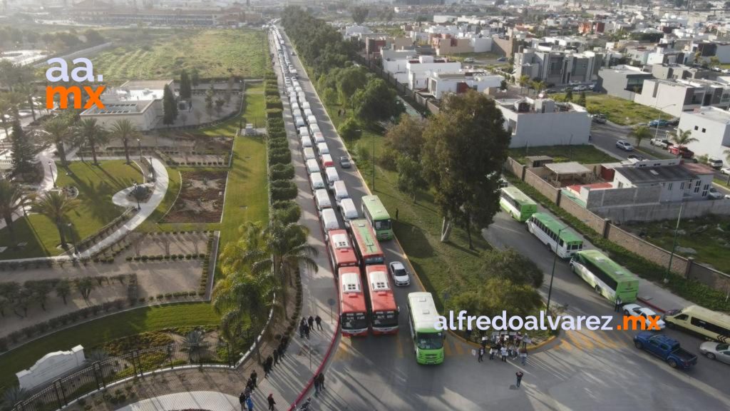 Miles de transportistas dan espaldarazo a Adán Augusto López