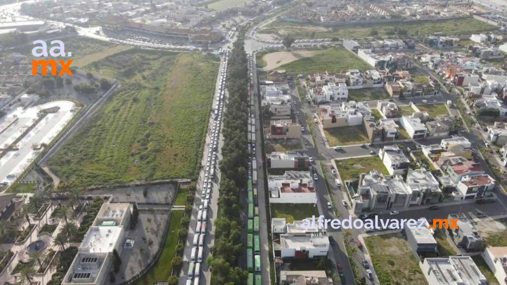Miles de transportistas dan espaldarazo a Adán Augusto López