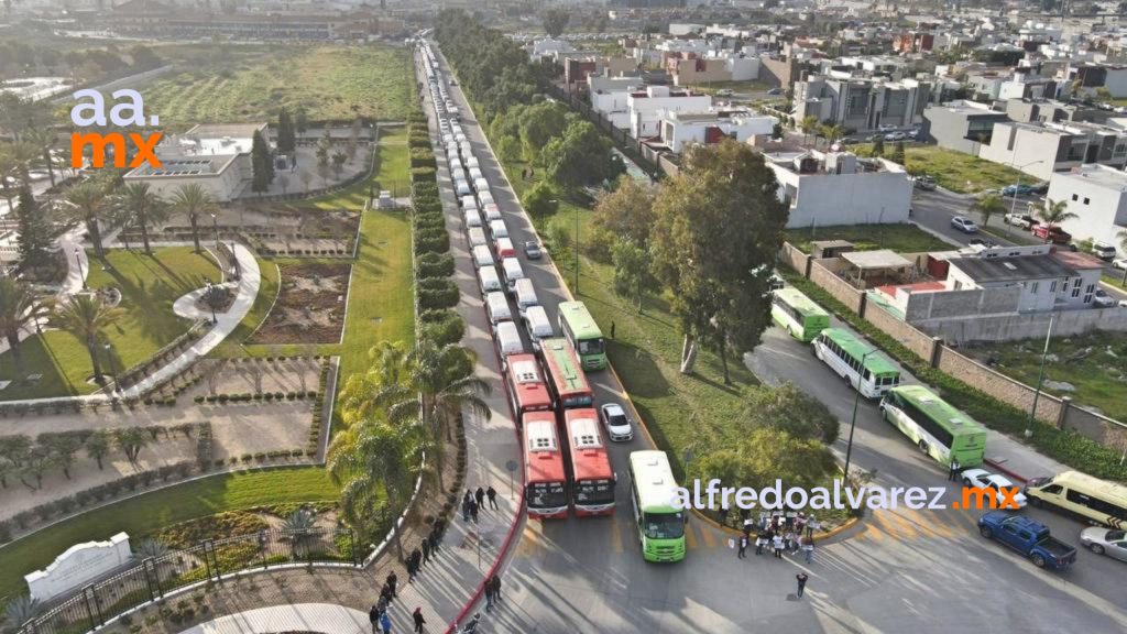 Miles de transportistas dan espaldarazo a Adán Augusto López