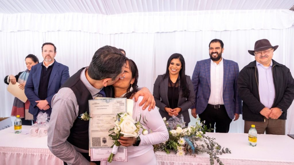 Dejan un cadáver envuelto en una bolsa de plástico