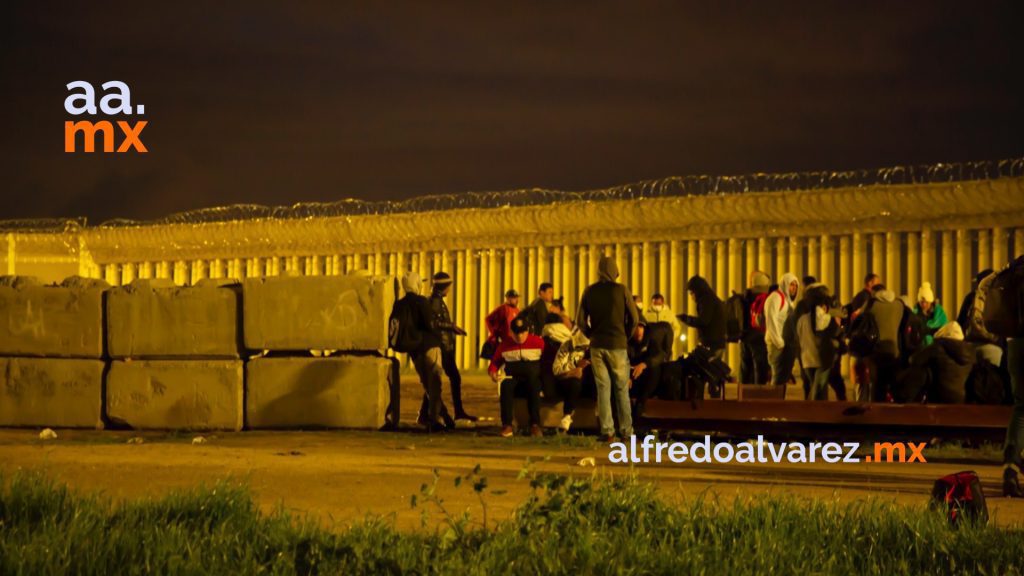Decenas de migrantes cruzaron a Estados Unidos durante la noche