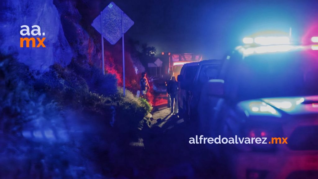 Calcinan a dos personas dentro de un auto Calcinan a dos personas dentro de un auto