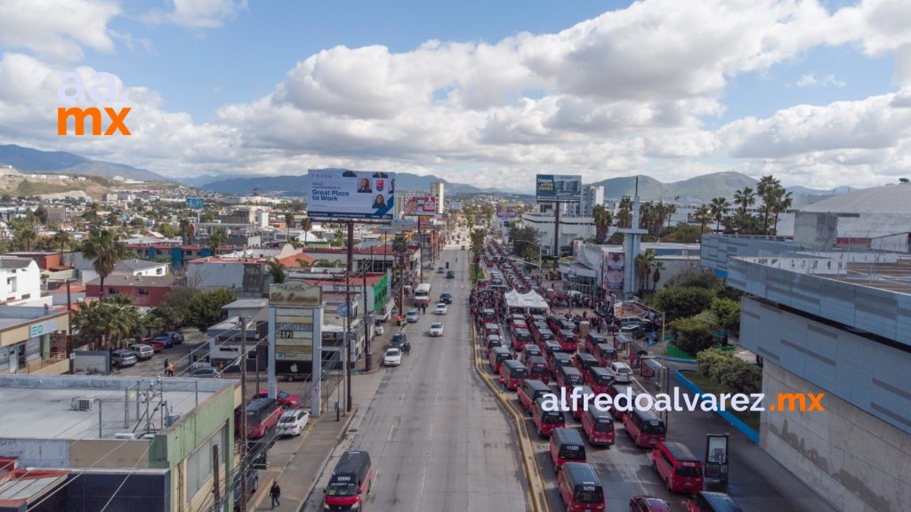 Transportistas del bulevar Agua Caliente se manifiestan contra decreto de saturación