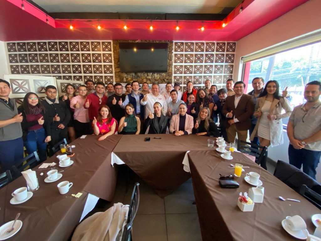 Alberto Capella se reúne con líderes jóvenes para trabajar por Tijuana