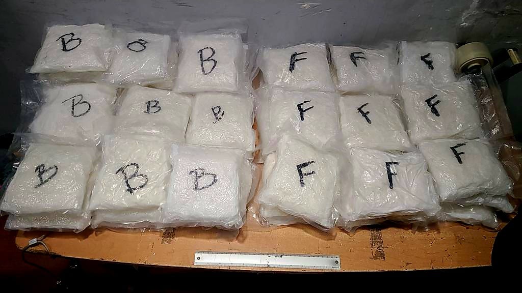 Detienen a pareja que pretendía cruzar droga a Estados Unidos