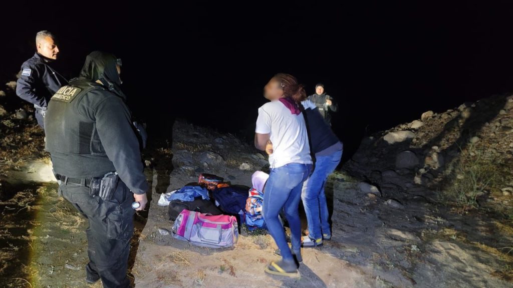 Familia nigeriana fue rescatada en situación de riesgo en la frontera