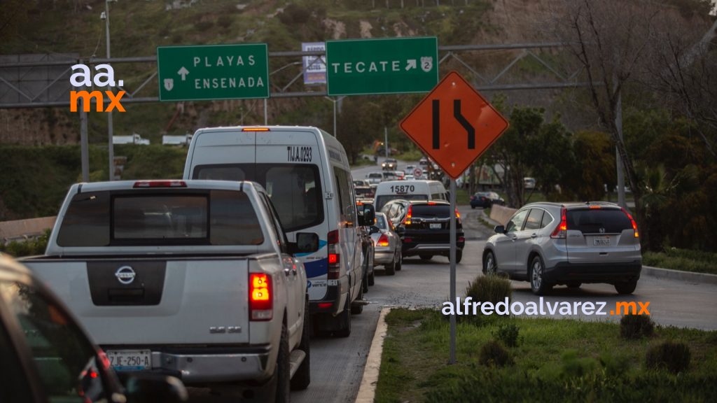 Tráfico de pesadilla tras cierre parcial en carretera a Playas de Tijuana