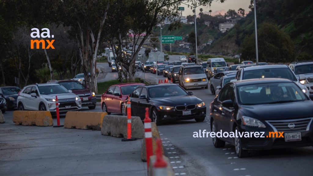 Tráfico de pesadilla tras cierre parcial en carretera a Playas de Tijuana