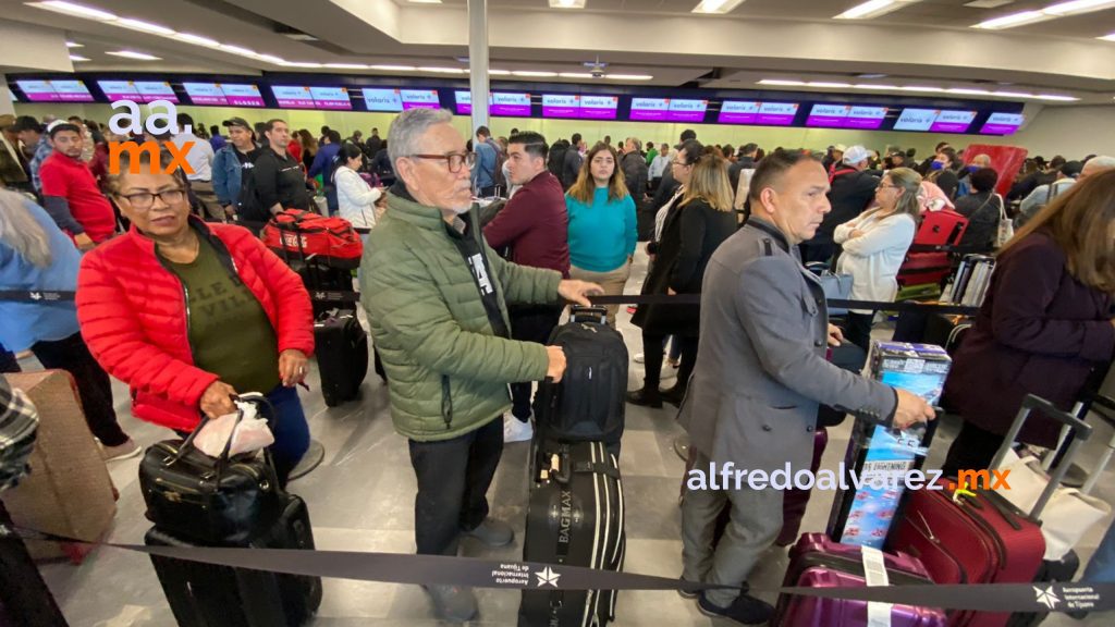 Decenas de pasajeros quedaron varados en el Aeropuerto de Tijuana