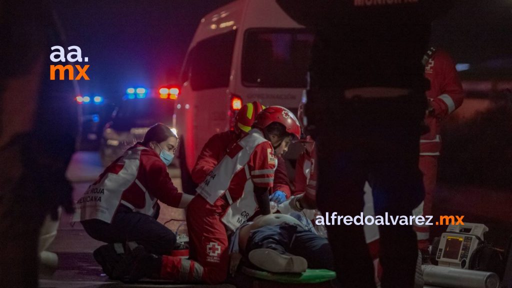 Hombre muere al circular a exceso de velocidad y chocar con un poste Hombre muere al circular a exceso de velocidad y chocar con un poste