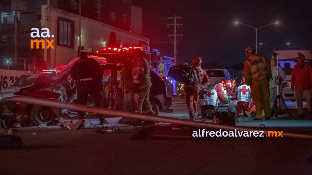 Hombre muere al circular a exceso de velocidad y chocar con un poste Hombre muere al circular a exceso de velocidad y chocar con un poste