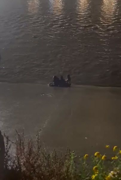 Familia de Angola es rescatada de morir ahogada en Tijuana