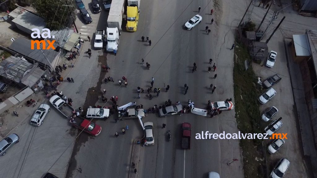 Bloquean carretera libre Tijuana-Tecate por protesta