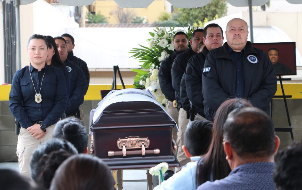 Despiden con honores al Oficial José Alberto Enríquez