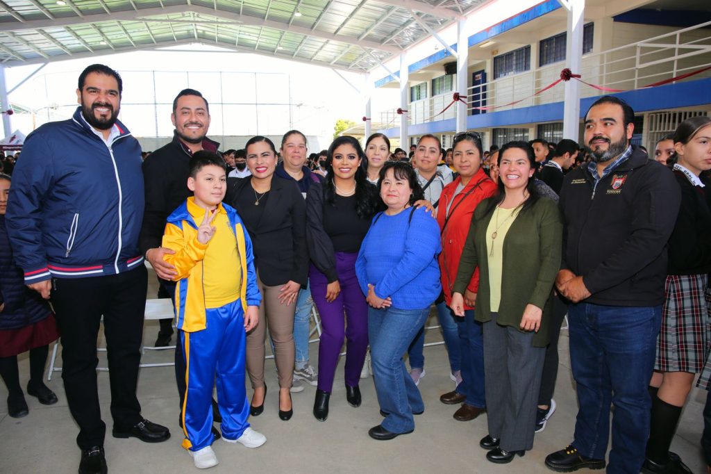 Alcaldesa inaugura obra en escuela Secundaria de la Mesa