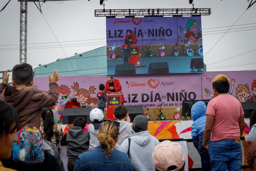Corporación Caliente celebra a los niños