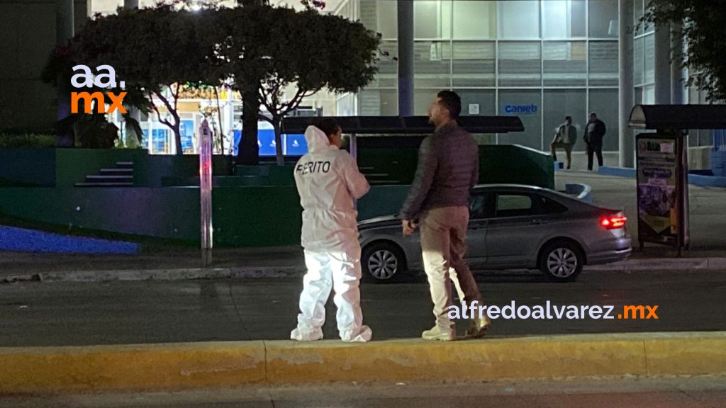 Acribillan a conductor de un Jetta en pleno bulevar Díaz Ordaz