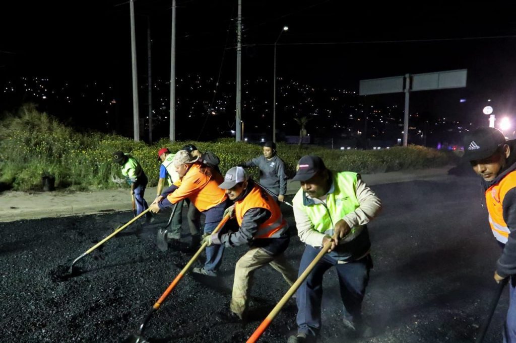 Ayuntamiento realiza bacheo nocturno en La Presa Este Ayuntamiento realiza bacheo nocturno en La Presa Este