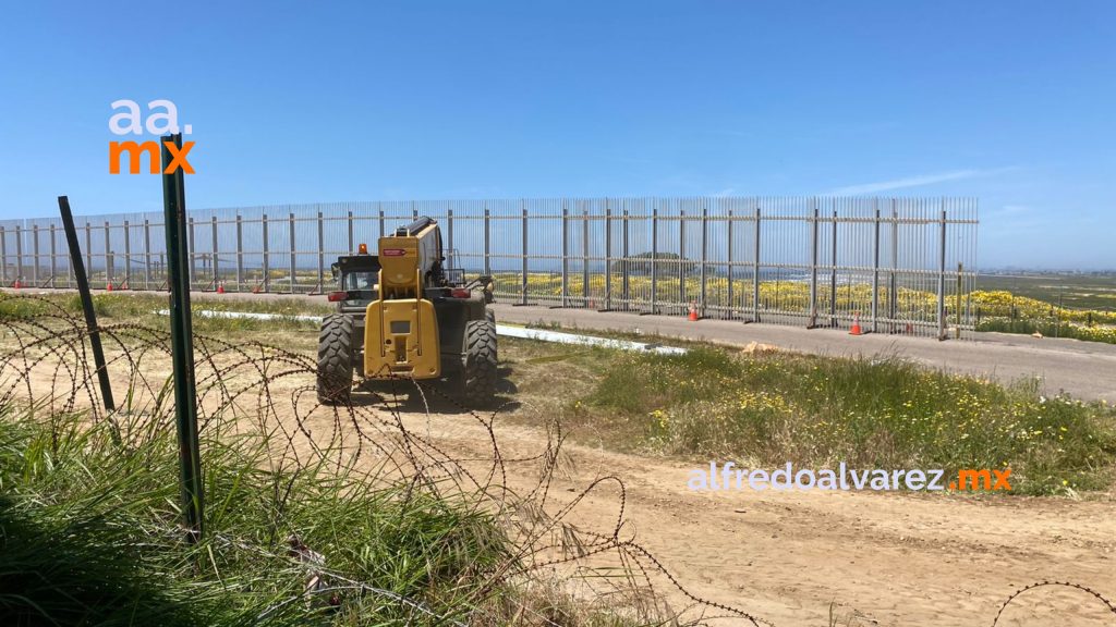 Avanza el amurallado en la zona de Playas de Tijuana