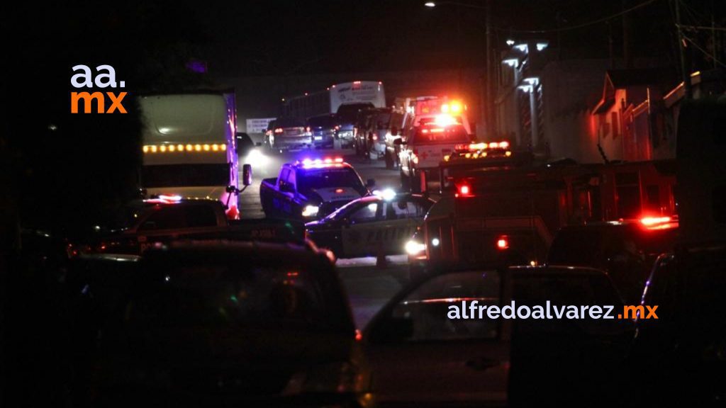 Tráiler sin frenos embiste seis vehículos y se impacta en casa