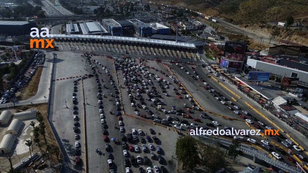 Manifestación de taxistas Rojo y Negro culmina con cierre parcial de la Garita de San Ysidro